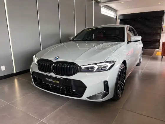 BMW 330e 2023