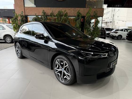 BMW iX 2023