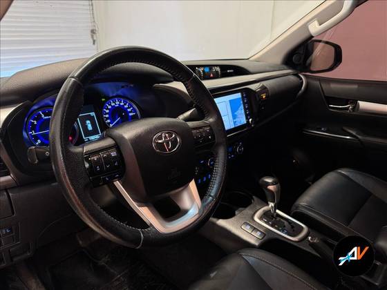 TOYOTA HILUX 2020