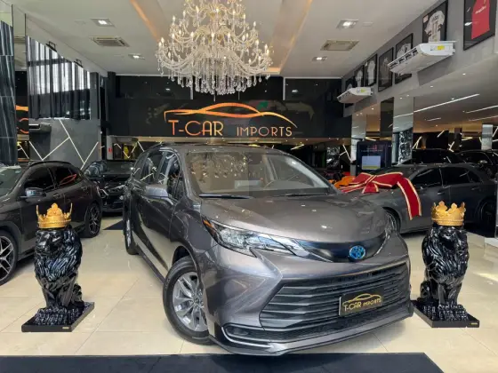 TOYOTA SIENNA 2024
