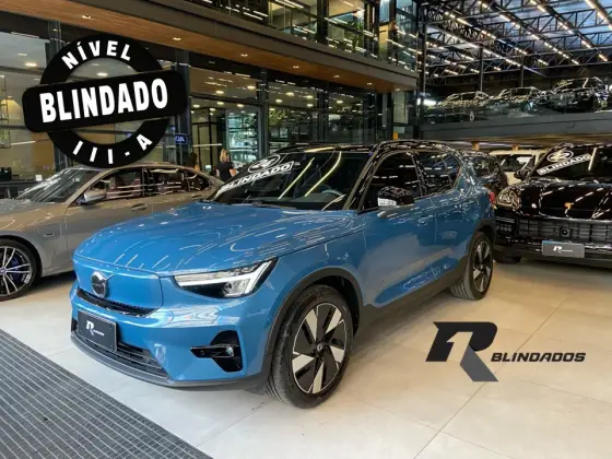 VOLVO XC40 2024