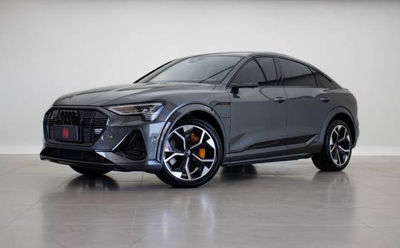 AUDI E-TRON 2022