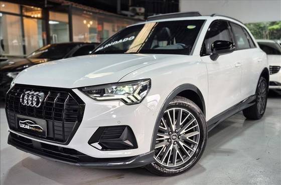 AUDI Q3 2021