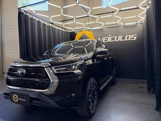 TOYOTA HILUX 2022