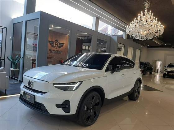 VOLVO C40 2023