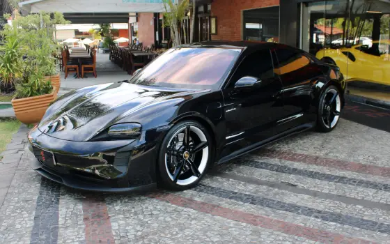PORSCHE TAYCAN 2021
