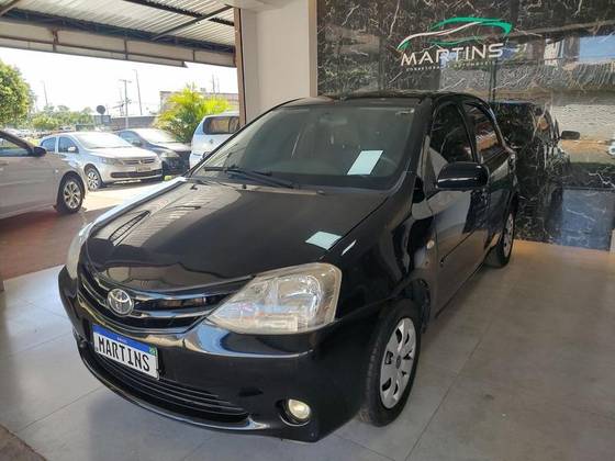TOYOTA ETIOS 2013
