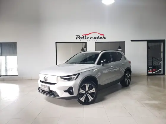 VOLVO XC40 2023