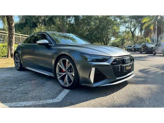 AUDI RS7 2021
