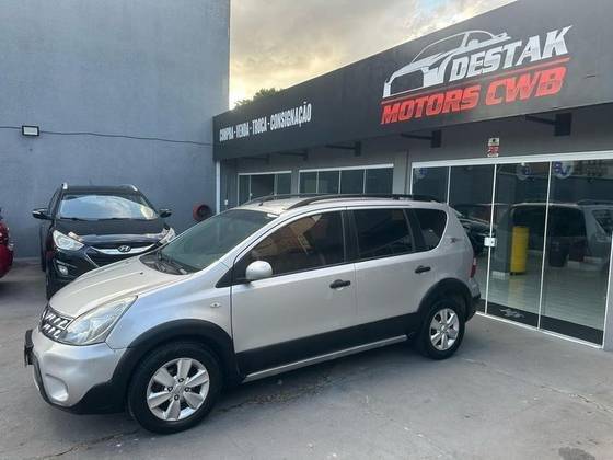 NISSAN LIVINA 2012