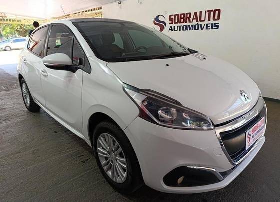PEUGEOT 208 2017