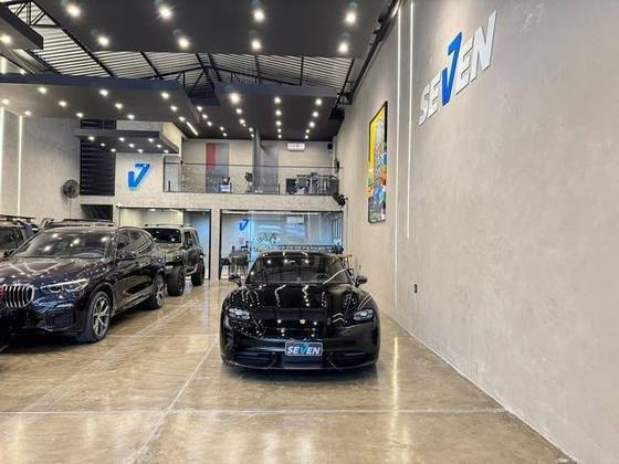 PORSCHE TAYCAN 2023