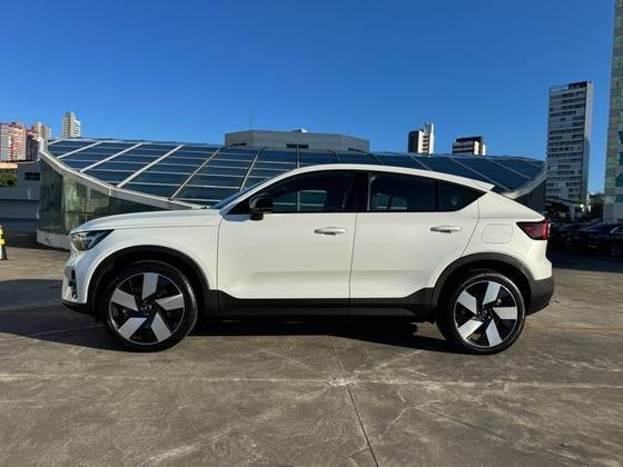 VOLVO C40 2023