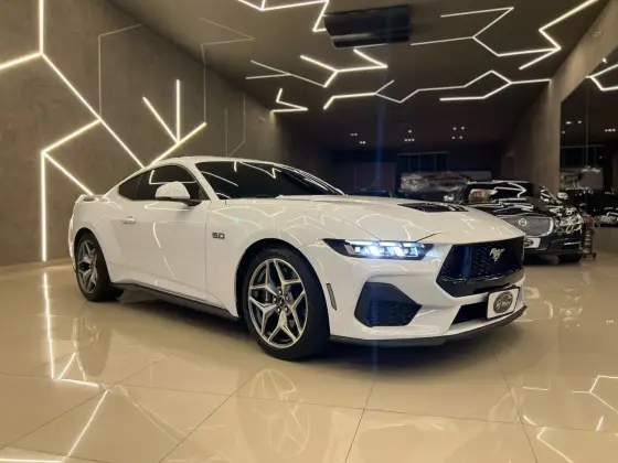 FORD MUSTANG 2024