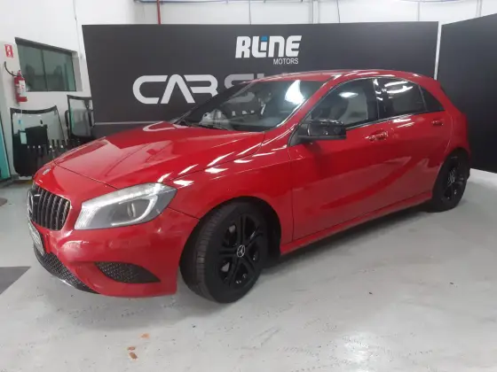 MERCEDES-BENZ A 200 2014