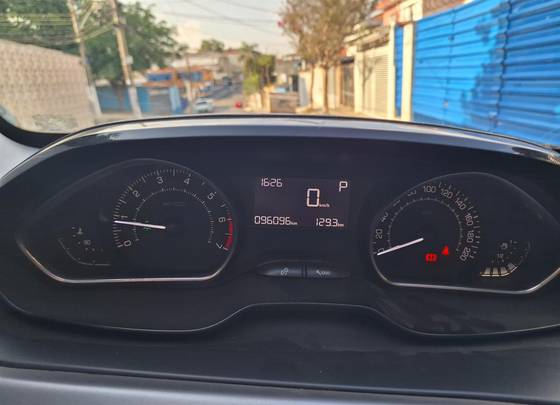 PEUGEOT 208 2017
