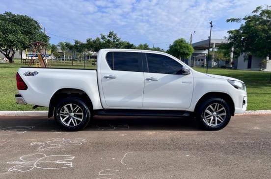 TOYOTA HILUX 2020