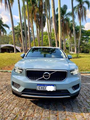 VOLVO XC40 2019
