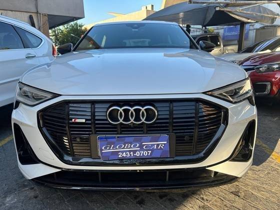 AUDI E-TRON 2022