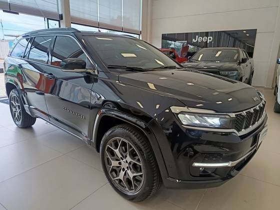 JEEP COMMANDER 2023
