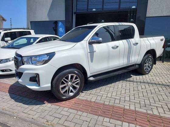 TOYOTA HILUX 2020