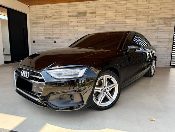 AUDI A4 2021