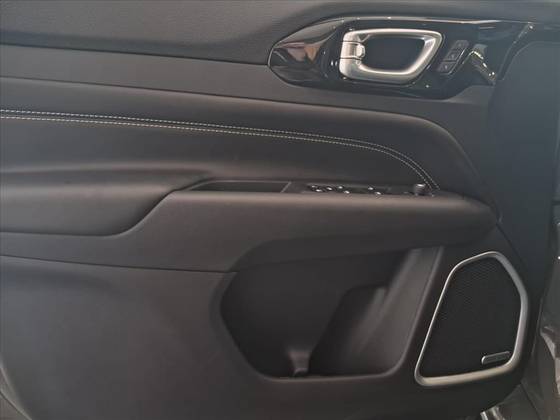 JEEP COMMANDER 2025