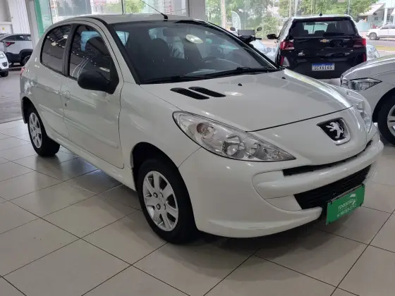 PEUGEOT 207 2014