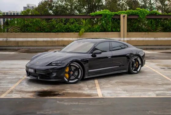 PORSCHE TAYCAN 2021