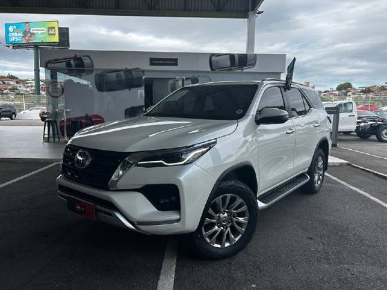 TOYOTA HILUX 2022