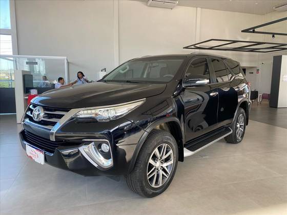 TOYOTA HILUX 2017