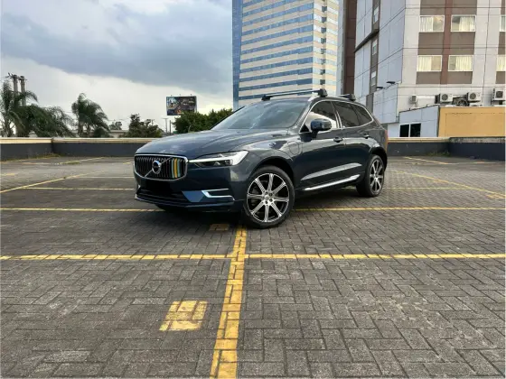 VOLVO XC60 2021