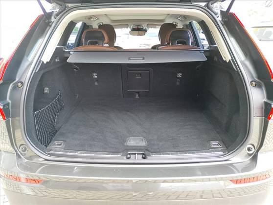 VOLVO XC60 2019