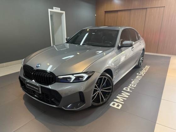 BMW 330e 2024