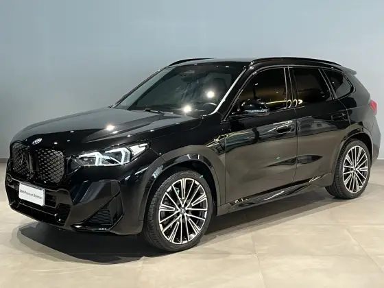 BMW iX1 2024