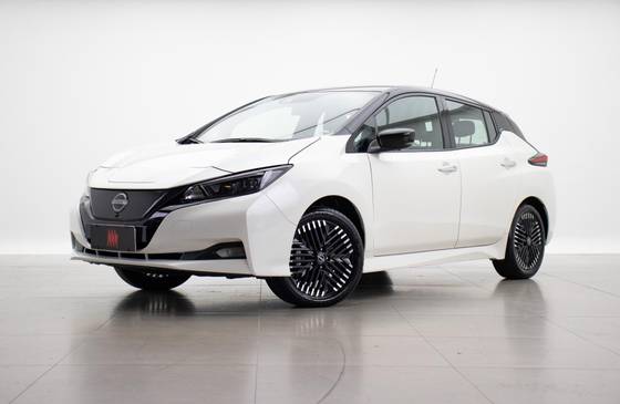 NISSAN LEAF 2023