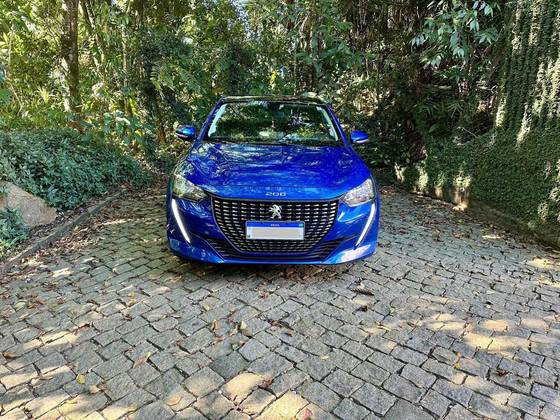 PEUGEOT 208 2021