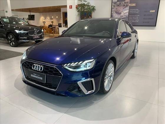 AUDI A4 2023
