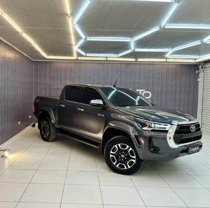 TOYOTA HILUX 2024