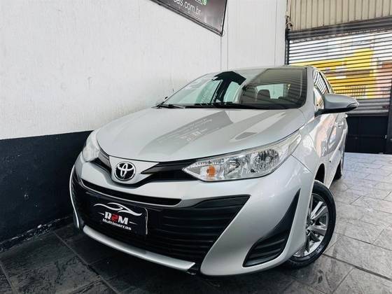 TOYOTA YARIS 2021
