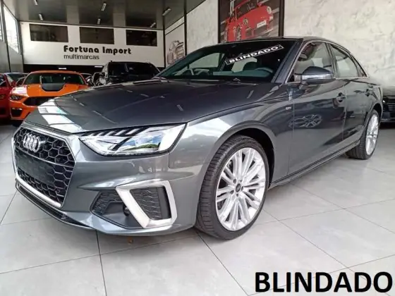 AUDI A4 2023