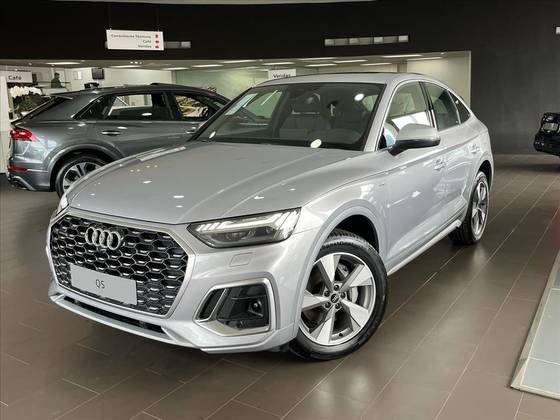 AUDI Q5 2024