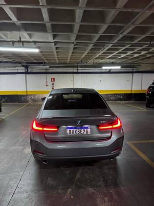BMW 320i 2023