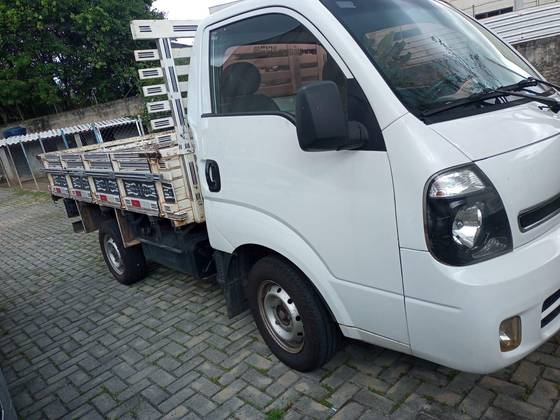 KIA BONGO 2015