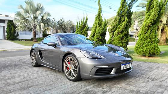 PORSCHE 718 2018