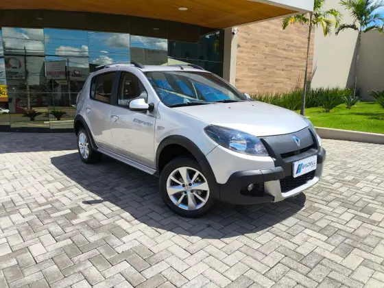 RENAULT SANDERO 2013