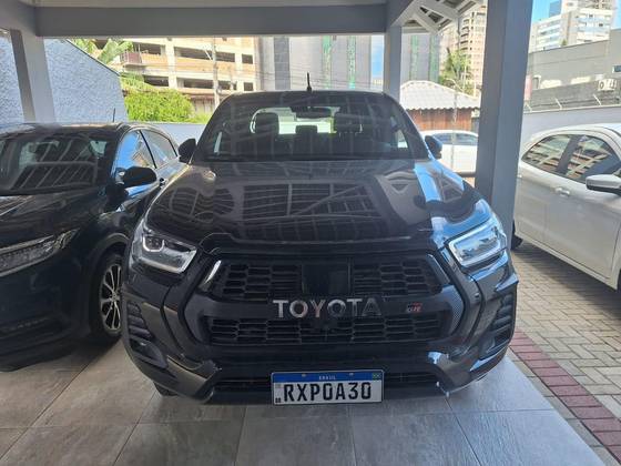 TOYOTA HILUX 2023