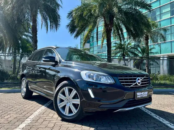 VOLVO XC60 2017