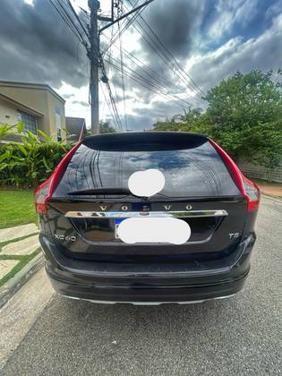 VOLVO XC60 2017