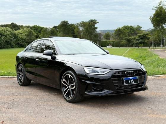 AUDI A4 2021